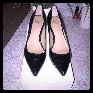 Ann Taylor kitten heels size 7